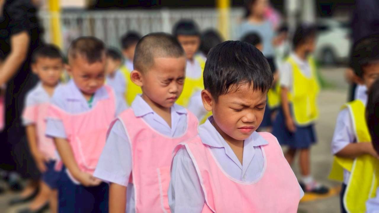 สงบนิ่งถวายความอาลัย